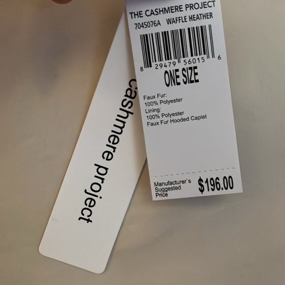 THE CASHMERE PROJECT Faux Fur Scarf Hoodie with pockets - Picture 5 of 5